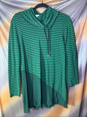 Zenergy by Chico's Green & Black Striped Cowl Neck size 1.    B18